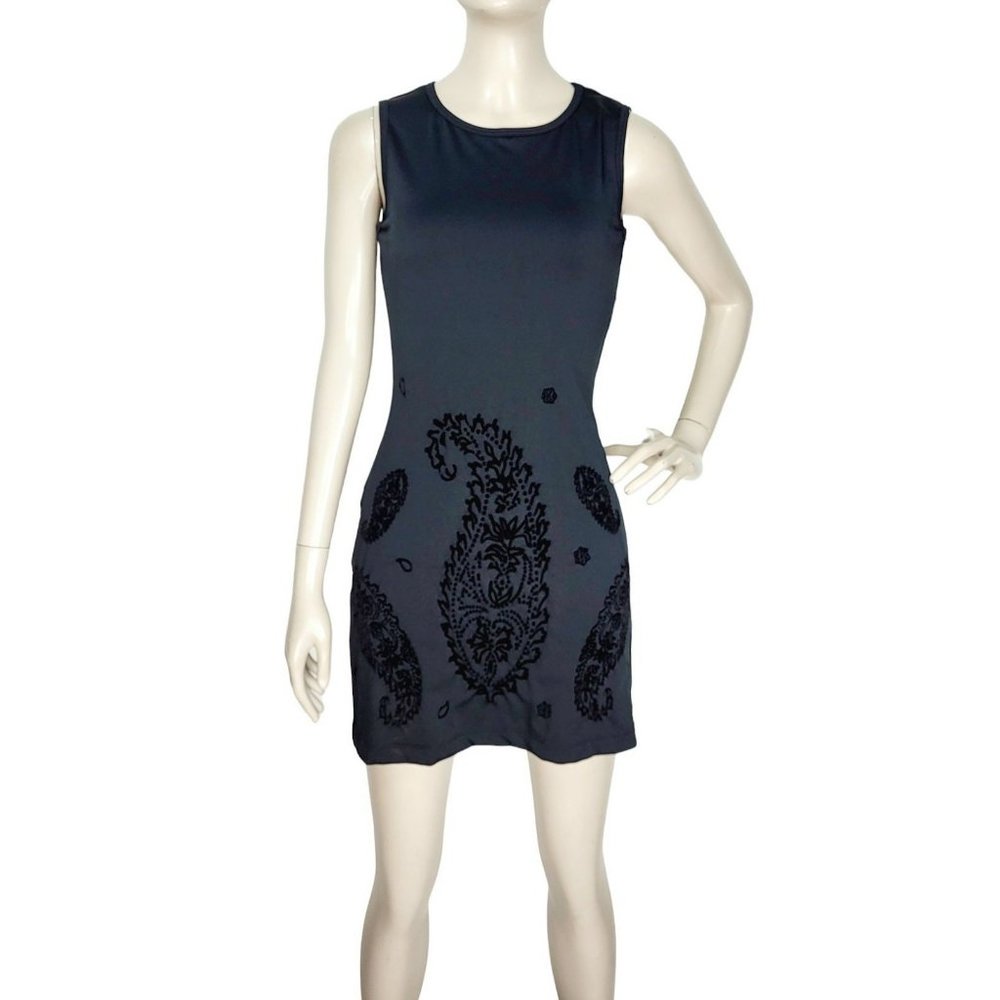 XOXO Sleeveless Vintage Black Velvet Paisley Print Mini Shift Dress Medi…